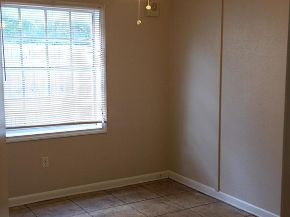 4th image of 1501 N Bertrand Dr APT 2