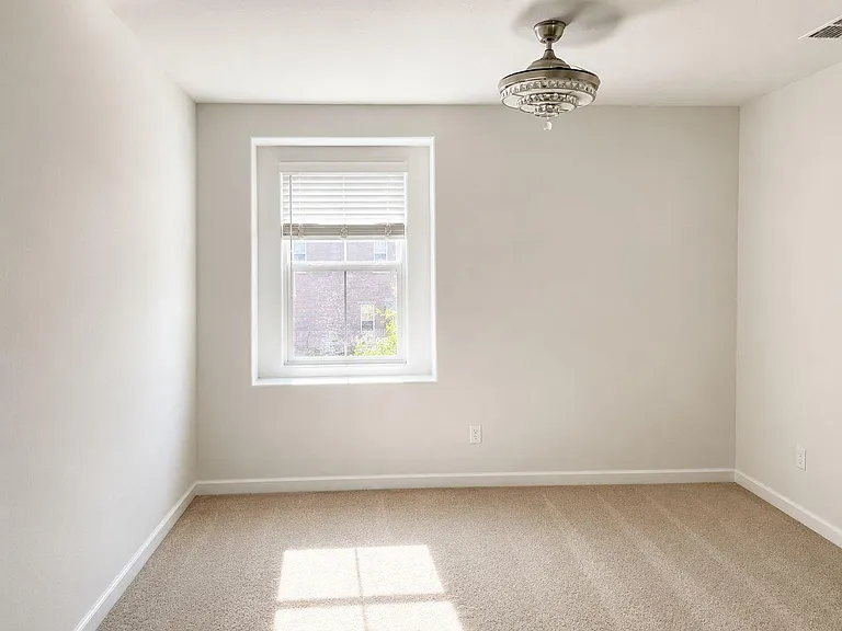 1058 Sagittaria Cir — Photo 2