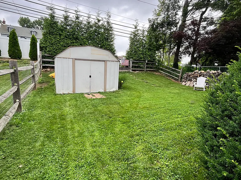 121 Garrison Ct — Photo 22