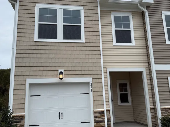275 Peebles Dr, Smithfield, NC 27577