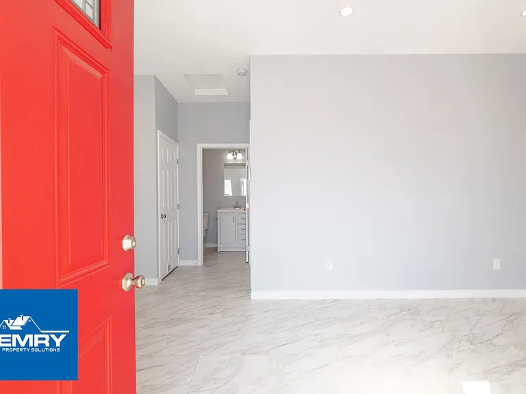10624 Swinton Ave — Photo 4