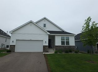 7640 38th St N, Oakdale, MN 55128