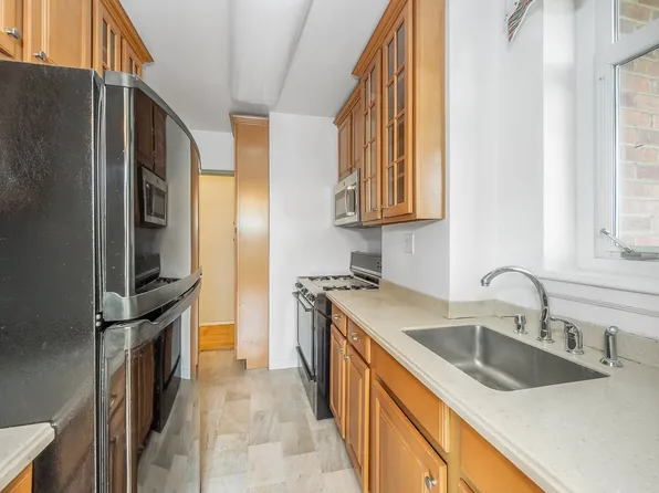 5355 Henry Hudson Pkwy W image 10 of 16