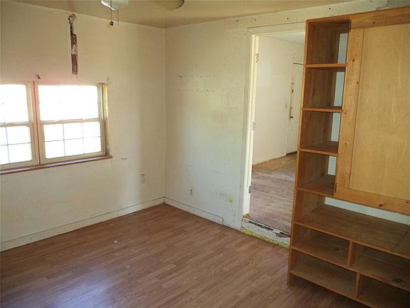 5th image of 3920 SE 12th St