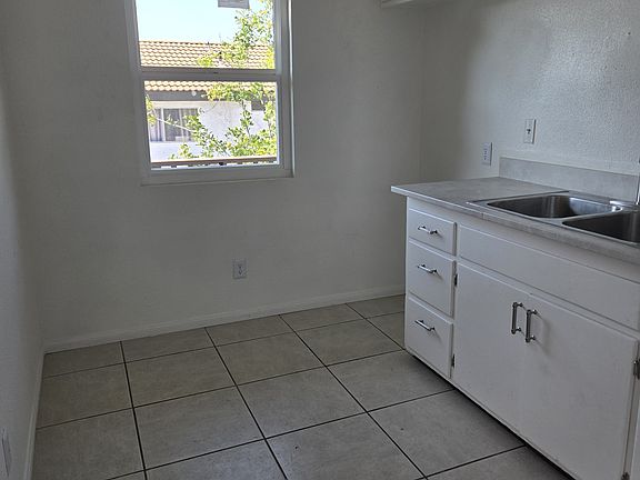 4th image of 311 A St Unit 2