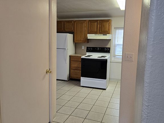 4th image of 109 N Kimball Ave #I