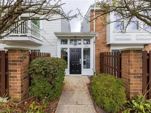 26195 Raintree Blvd APT B4, Olmsted Falls, OH 44138