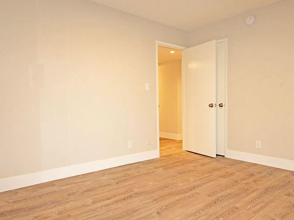 5th image of 3466 Paxton Ave #1