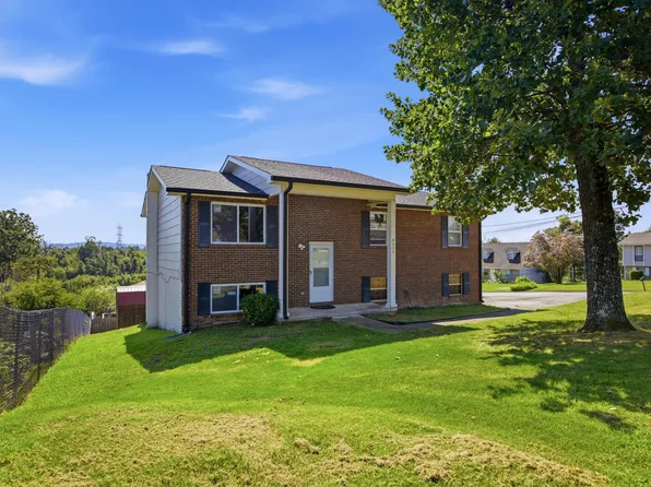 4200 Shady Oak Dr, Ooltewah, TN 37363