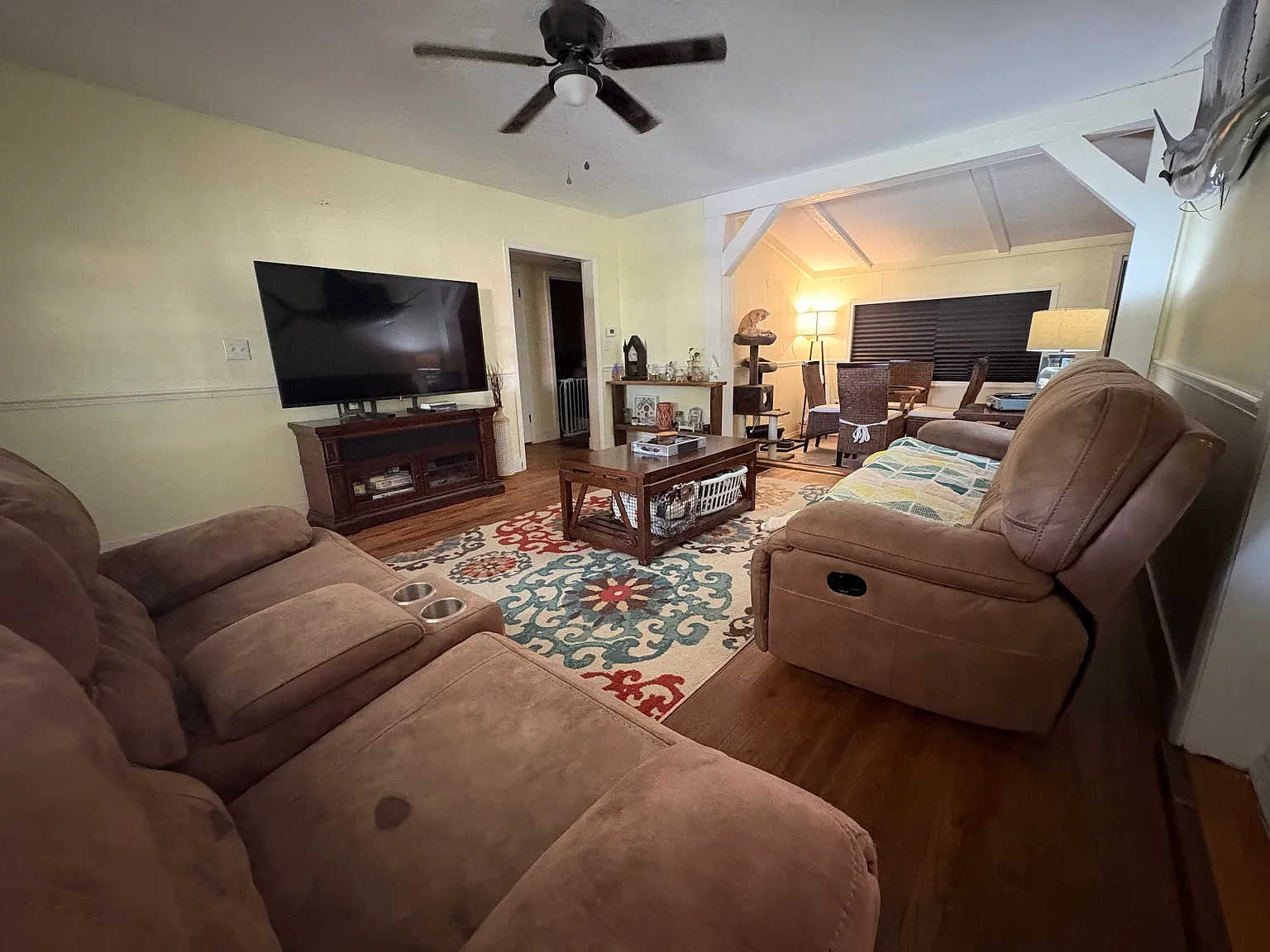 3 bed, 1435 sqft, $1,850 — Photo 3