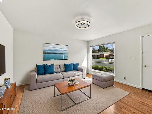 4th image of 28611 Cole Pl