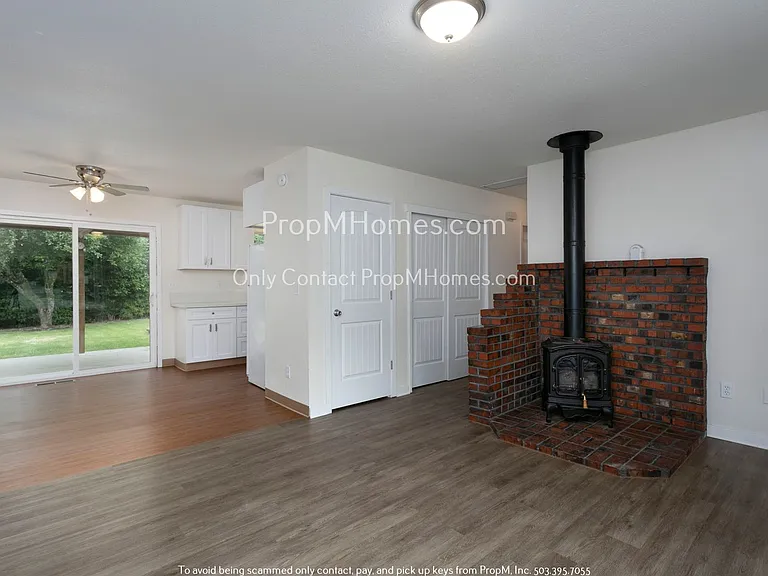13400 SW Walker Rd — Photo 3