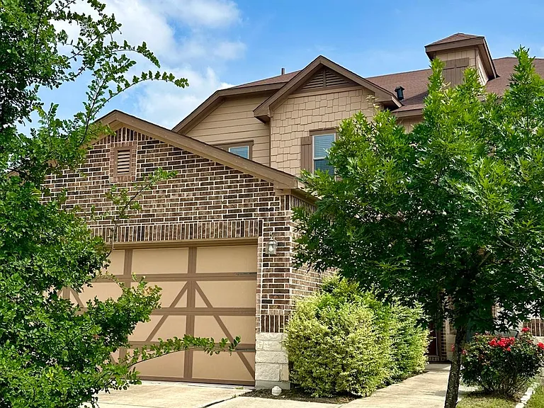 6402 Gerber Mdw — Photo 2