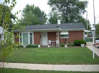 189 E Dennis Rd, Wheeling, IL 60090