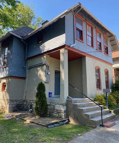 102 Watson Ct — Photo 3