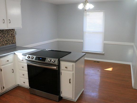 3rd image of 604 Marigold Dr