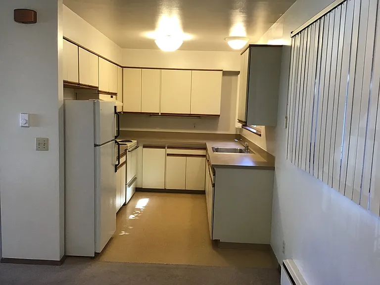 Spring Apartments — Photo 3