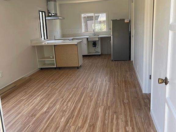 2nd image of 404 W 16th St