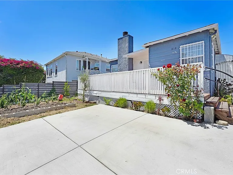 619 E Fairview Blvd — Photo 1