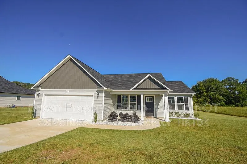 3 bed, 2.0 bath, 1400 sqft, $1,700 — Photo 2