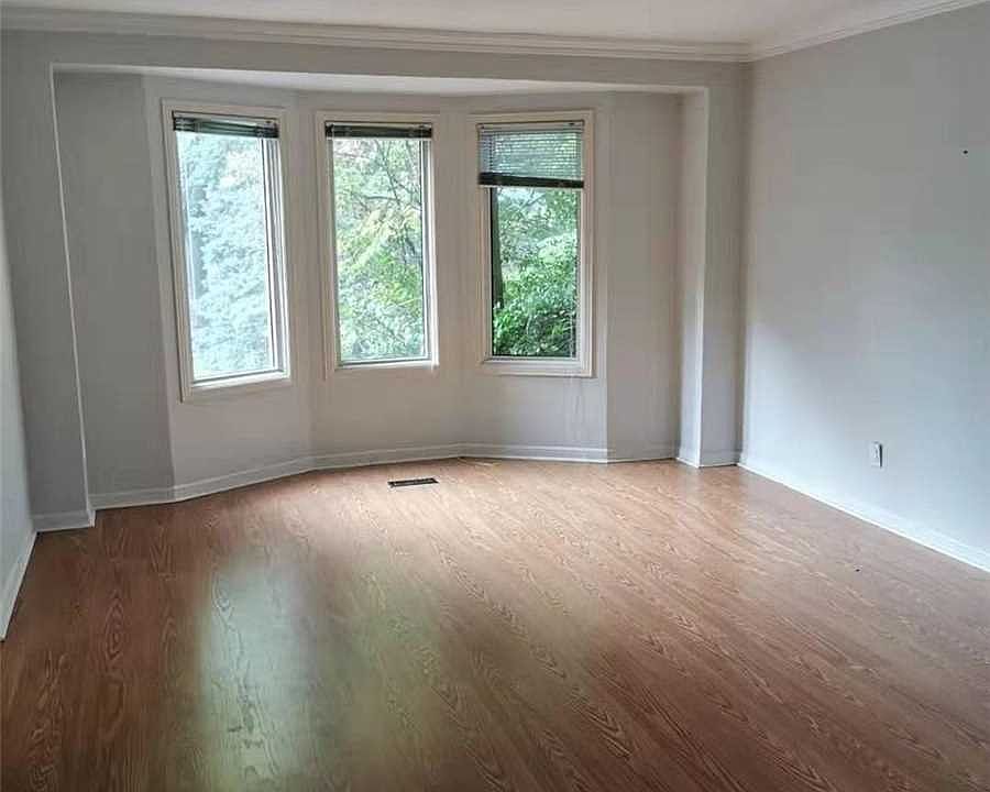 2nd image of 42 Emeline Cres
