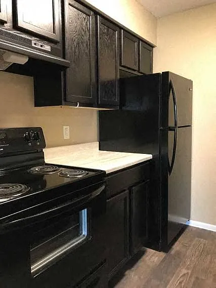Maple View Apartments — Photo 10