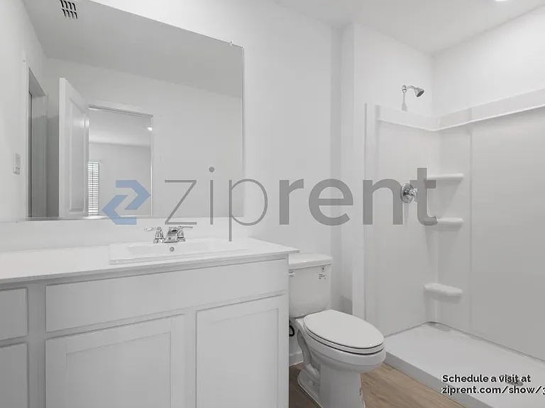 6739 Fairview Ave — Photo 3