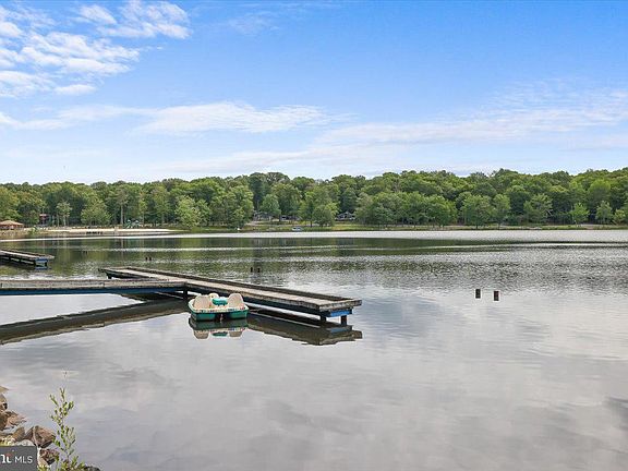 3rd image of 157 Selig Rd