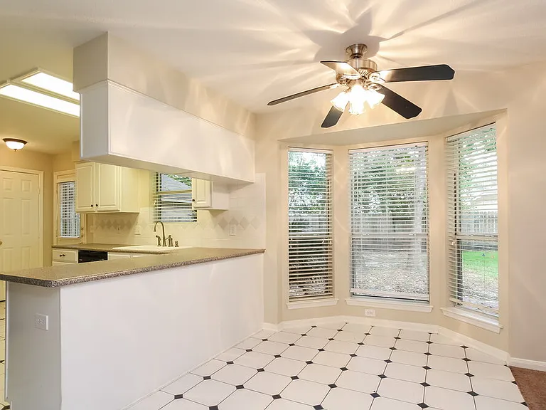 20914 Lake Park Trl — Photo 6