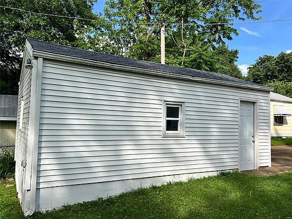 3rd image of 3257 Lynros Dr