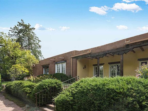4th image of 460 Camino De Las Animas
