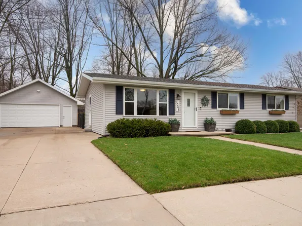 1045 Melissa St, Menasha, WI 54952