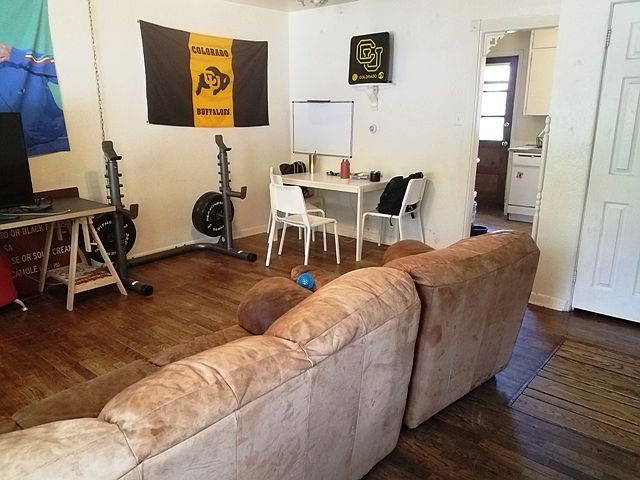 1616 7th Street - living room