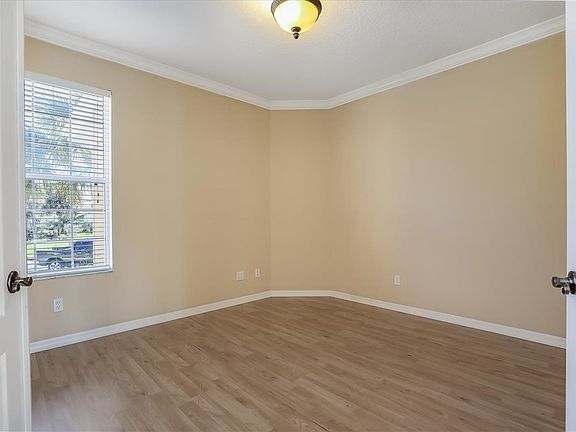 5th image of 721 Needle Grass Dr