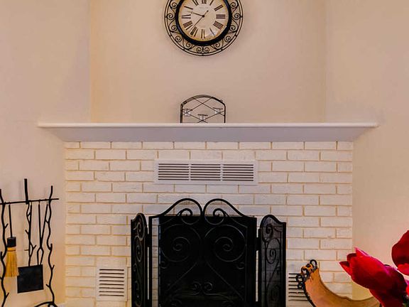 5th image of 1439 Manzano St NE