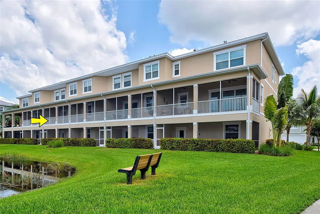 3 bed, 3.0 bath, 2416 sqft, $6,900 — Photo 4