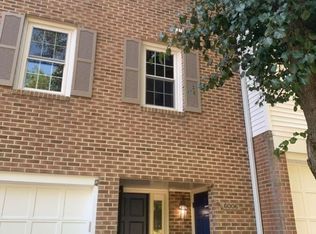 6006 Crown Royal Cir, Alexandria, VA 22310