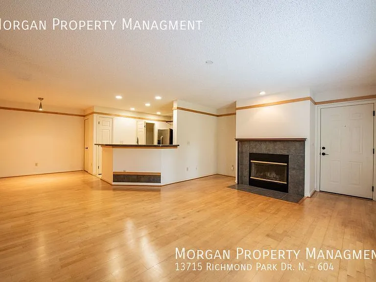 13715 Richmond Park Dr N #604 — Photo 7