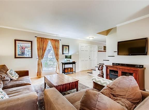 5th image of 8307 Grayledge Dr
