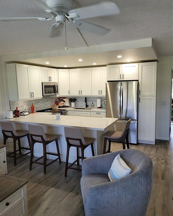 2nd image of 296 Prescott O #296