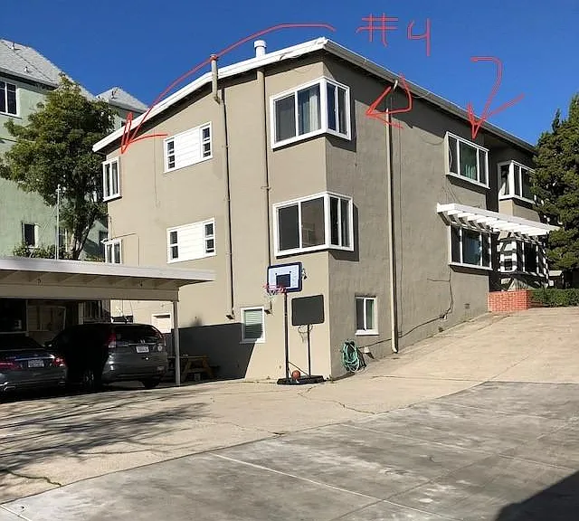 512 Merritt Ave #4 — Photo 2