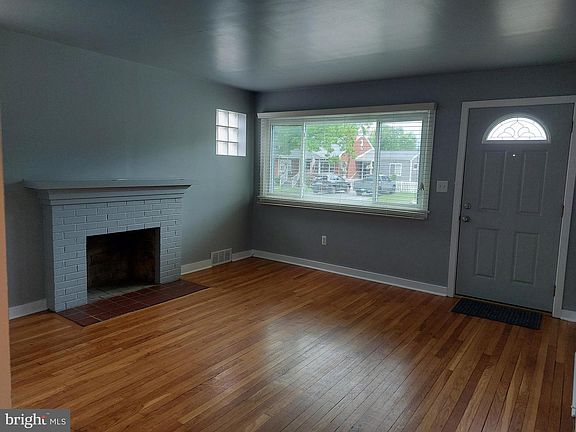4th image of 5021 Virginia Ave
