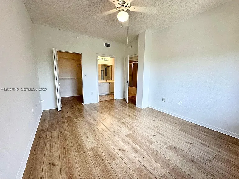 2807 Veronia Dr #301 — Photo 11