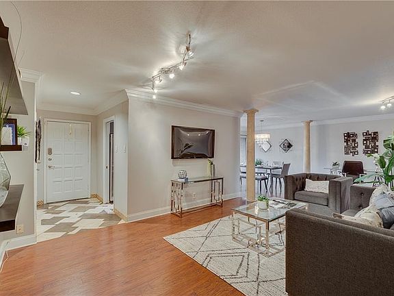 3rd image of 572 E Avenue J APT A