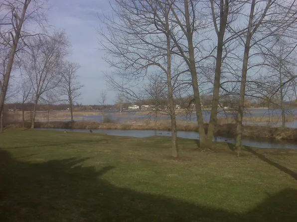 1073 Audubon Dr Unit 8-1, Waterford, MI 48328
