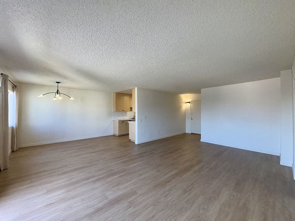 1st image of 5400 Lindley Ave Unit 208