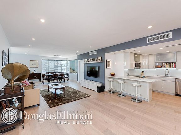 3rd image of 5255 Collins Ave APT 6G