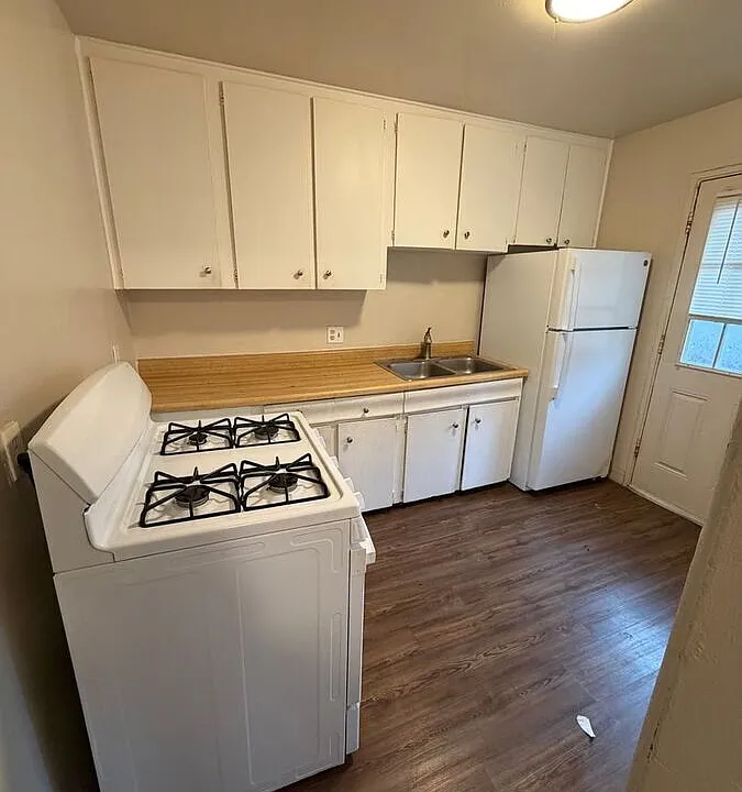 1740 W Mosier Pl #26