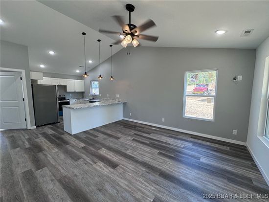 24755 Highway Tt, Versailles, MO 65084