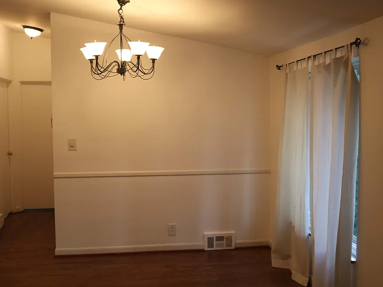 323 N Eton St — Photo 6